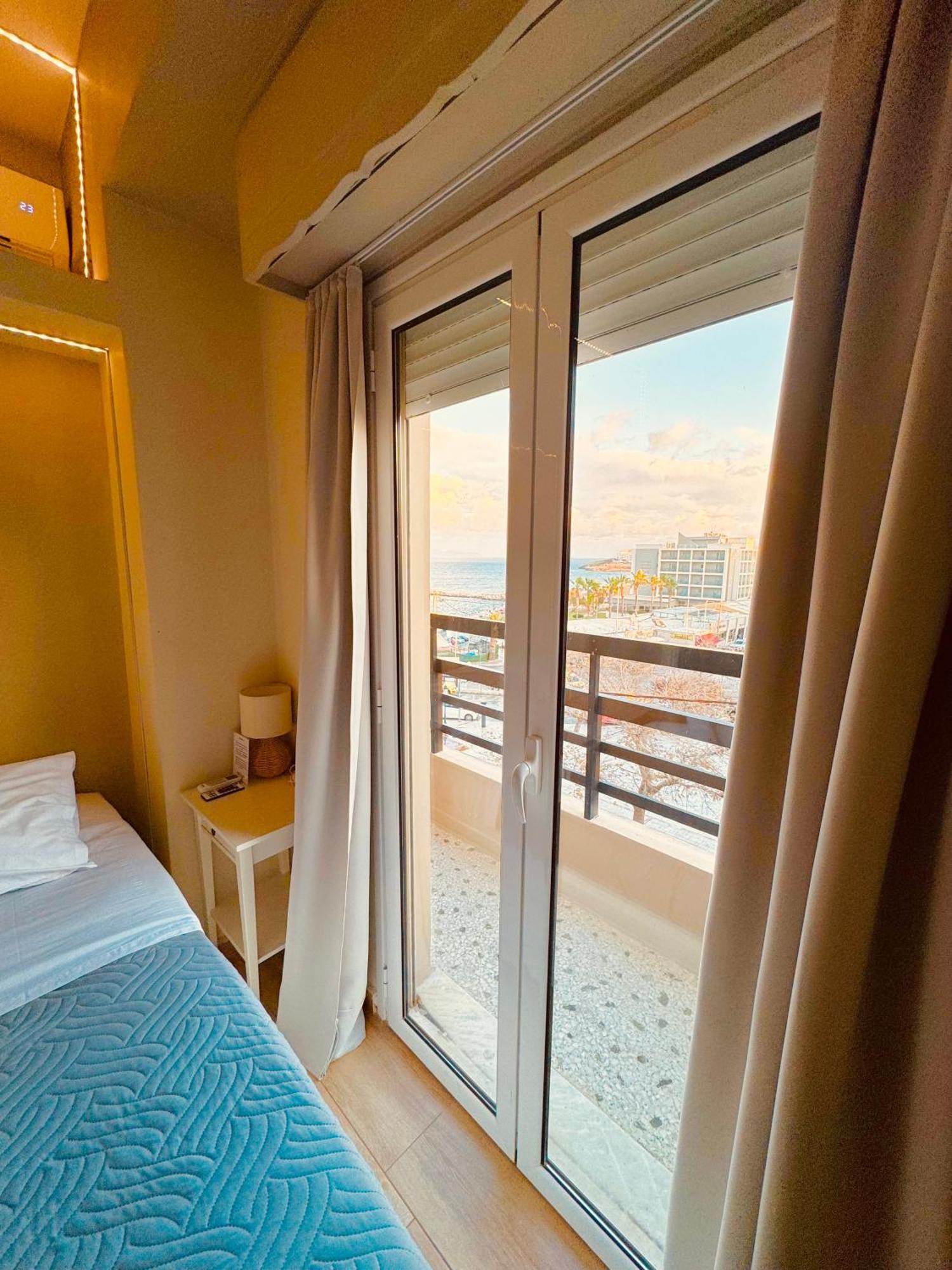 Blue Horizon Gem On The Port Apartment Rafina  Exterior photo