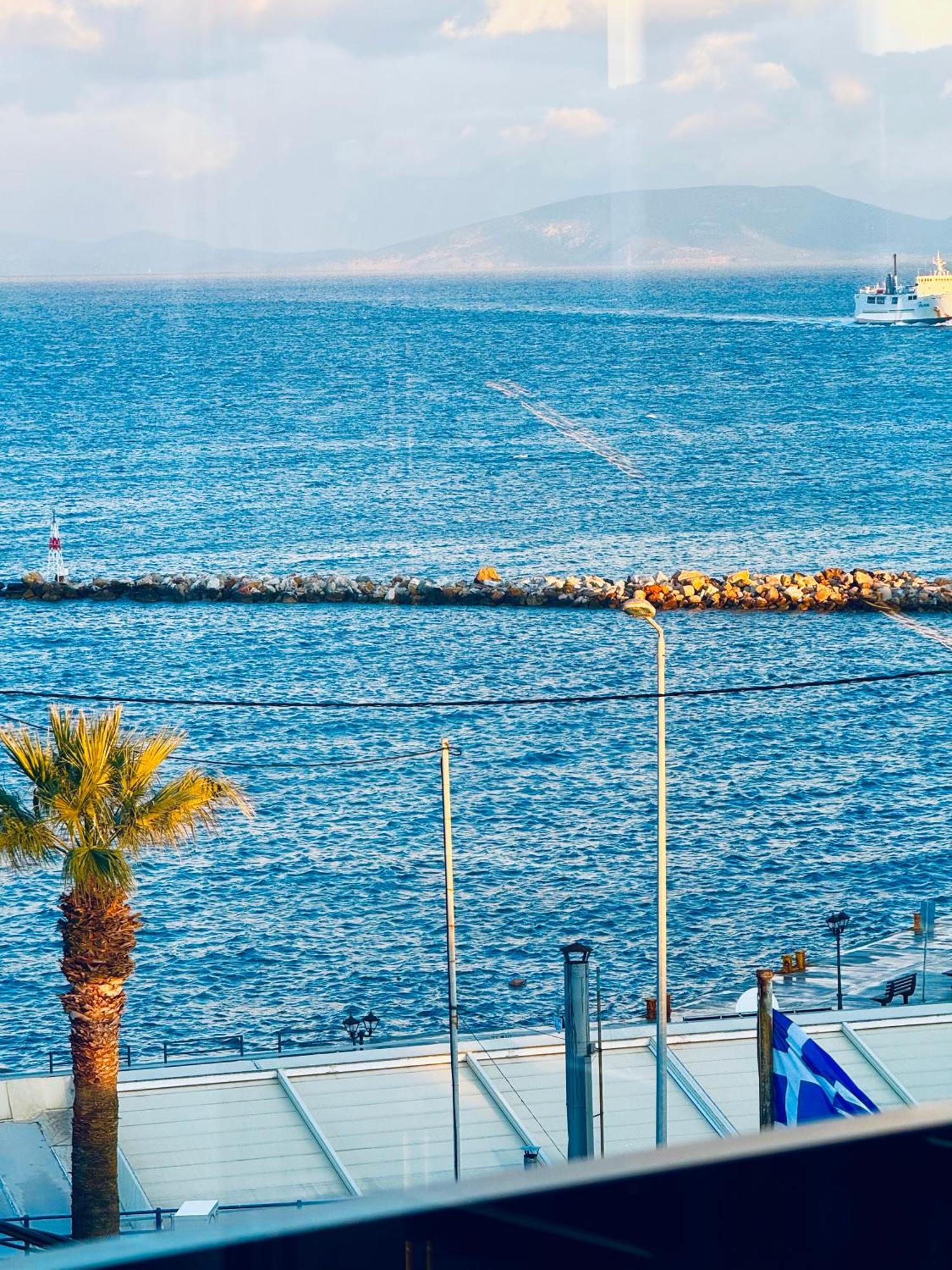 Blue Horizon Gem On The Port Apartment Rafina  Exterior photo